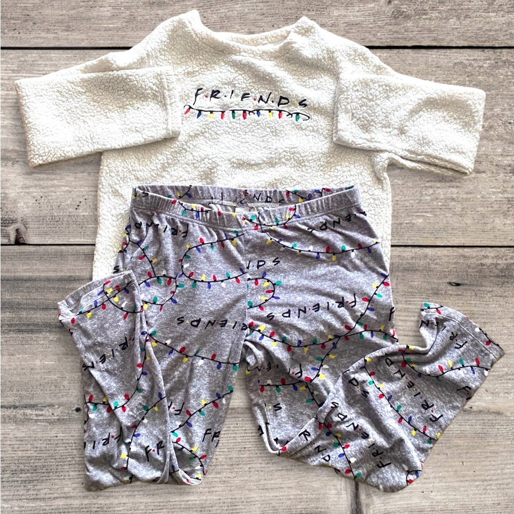 Friends Pajama Set Size L